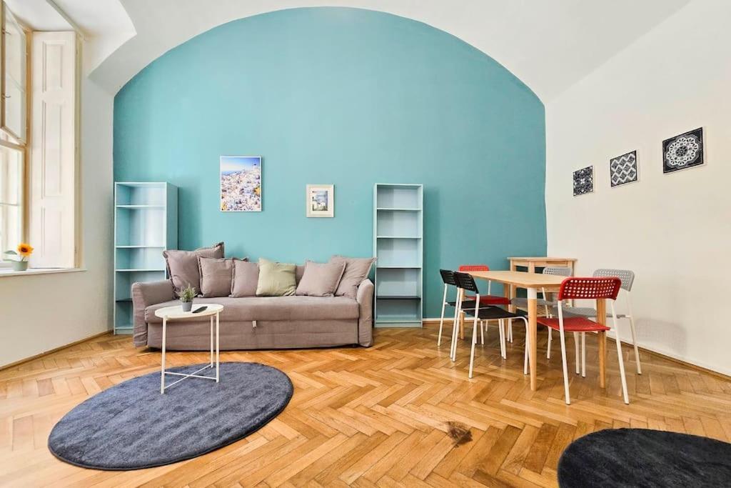 Seventh Sense Apartment Budapest Exteriör bild