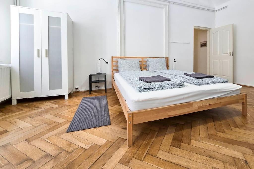Seventh Sense Apartment Budapest Exteriör bild